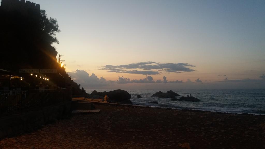 Villa Arte Mare E Cultura à Pettineo Extérieur photo
